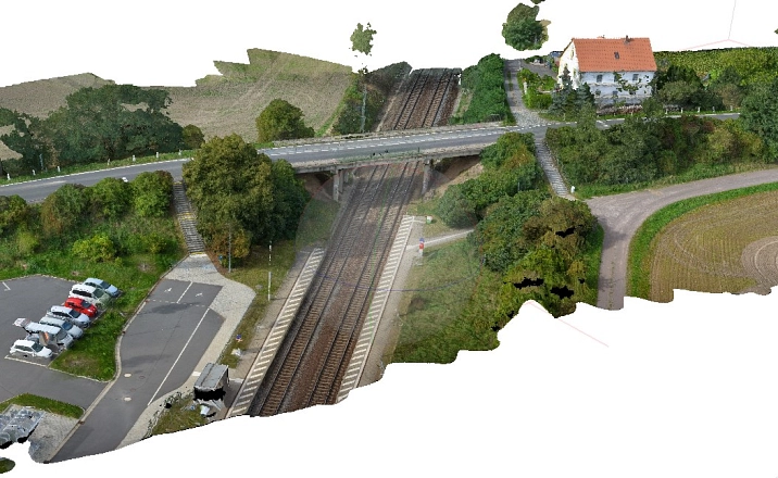 Ansichten einer Bahnbrücke  in 3D - Die örtliche Erfassung erfogte per Kopter-Vermessung